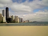 Blick auf Chicago am Ufer des Lake Michigan